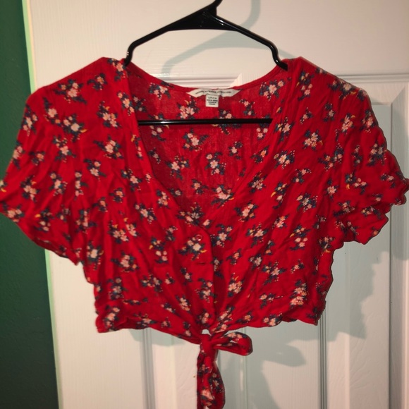 AE Floral Crop Top - Picture 2 of 4